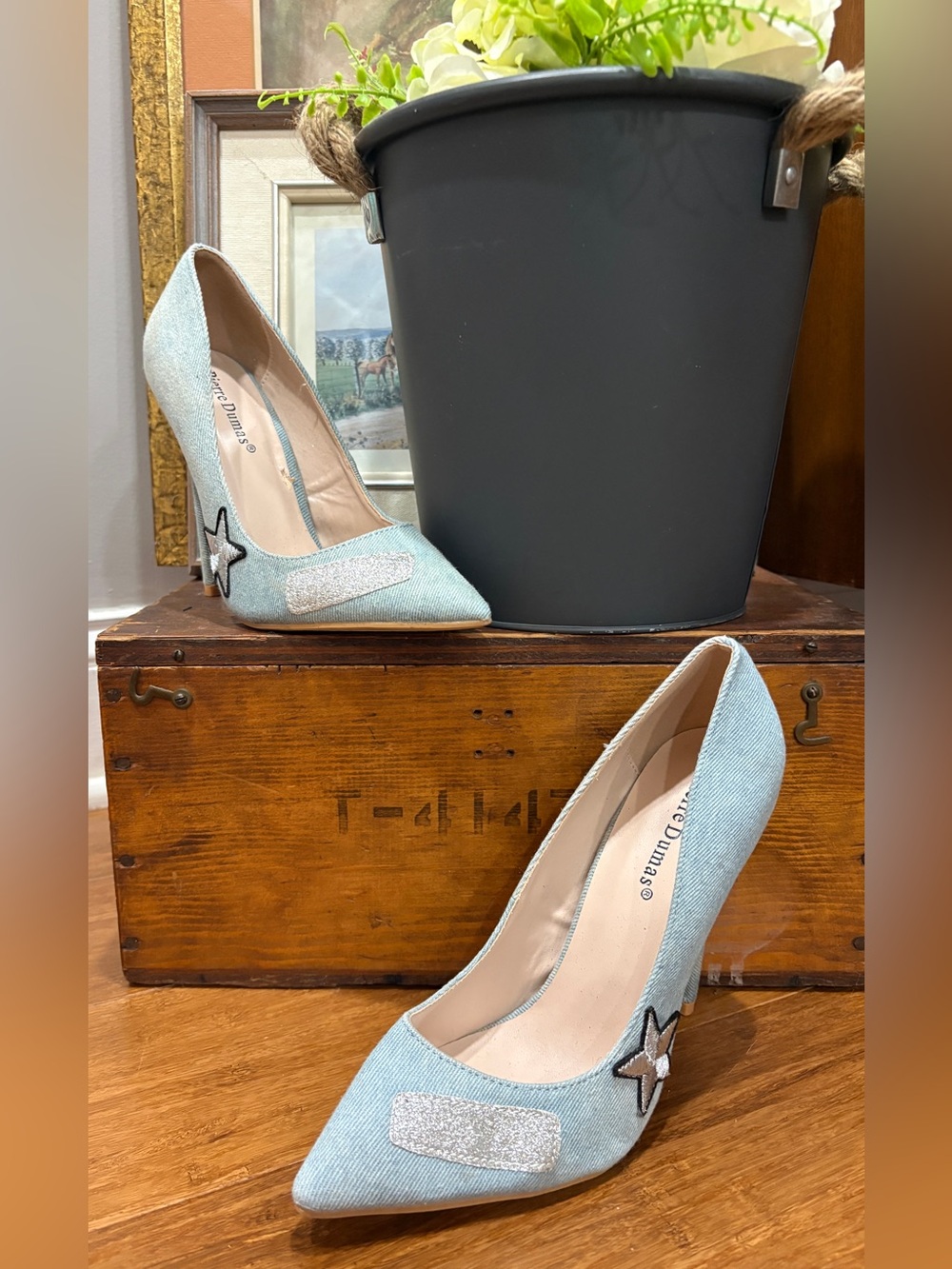 Pierre Dumas Light Blue Denim Pointed Toe Stiletto Pumps with Metallic Applique - Picture 10 of 10